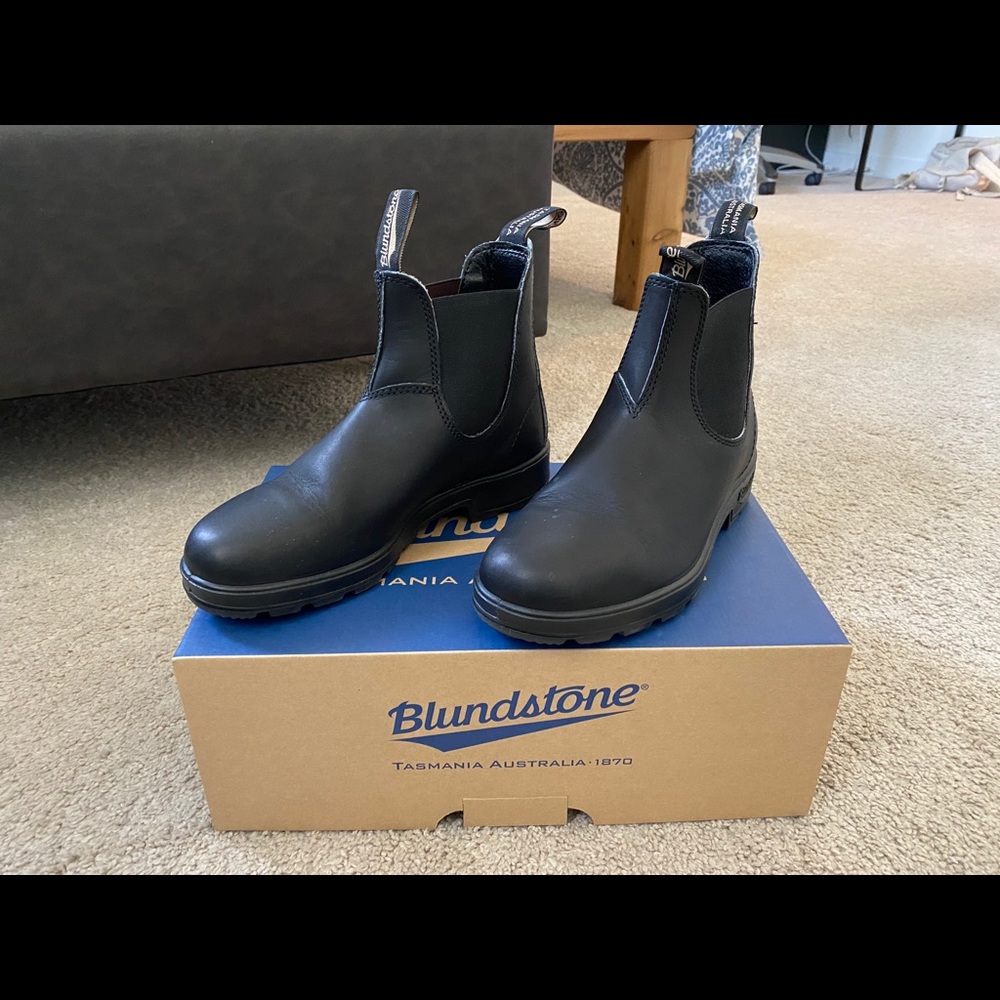 Blundstone 510 Black Chelsea Ankle Boots